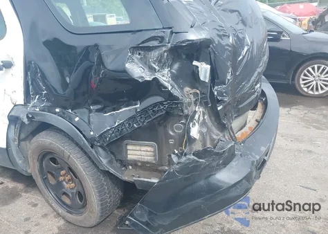 2013 Ford Police Interceptor z USA, uszkodzony, nr VIN 1FM5K8AR1DGC40288